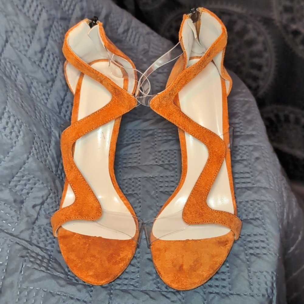 Trendy Brown Suede Heels size 9